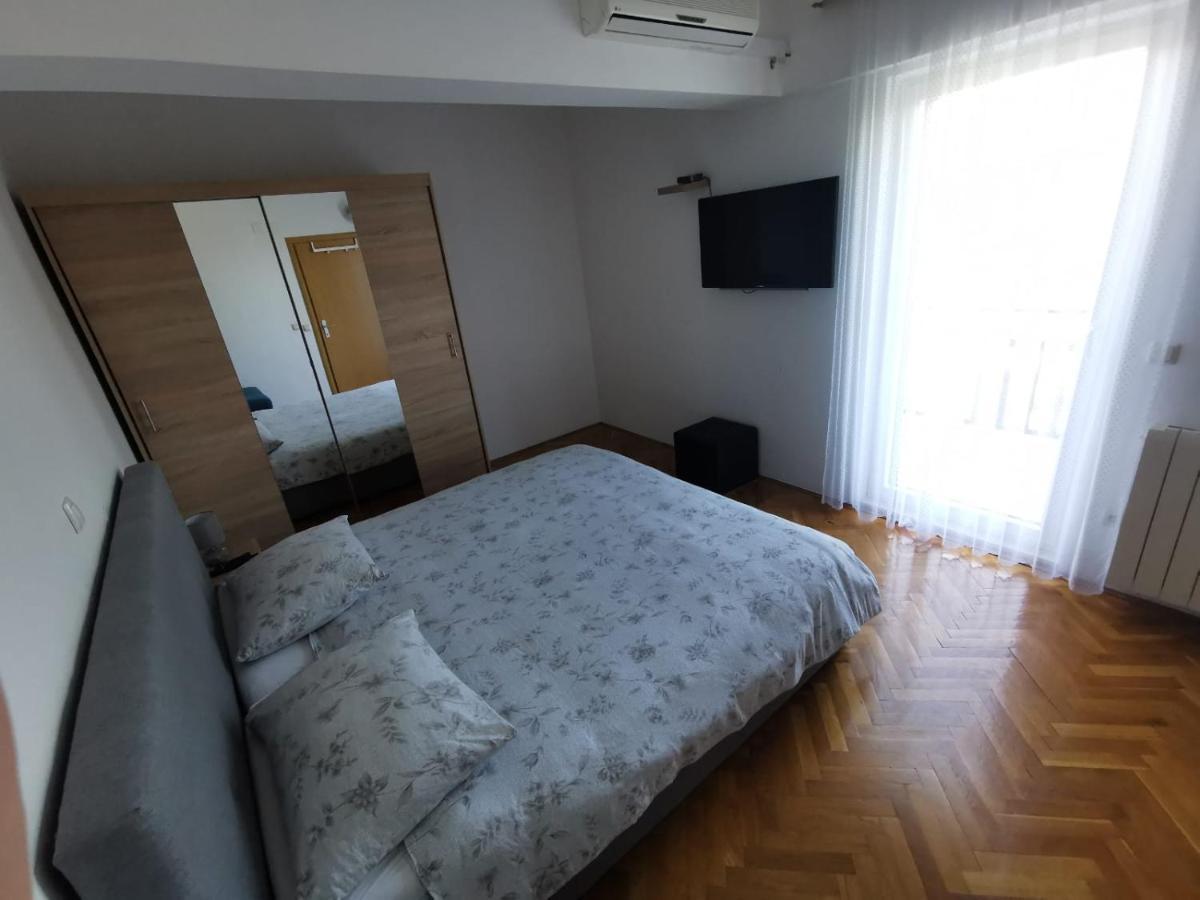 Apartment Cirko Kastela Luaran gambar