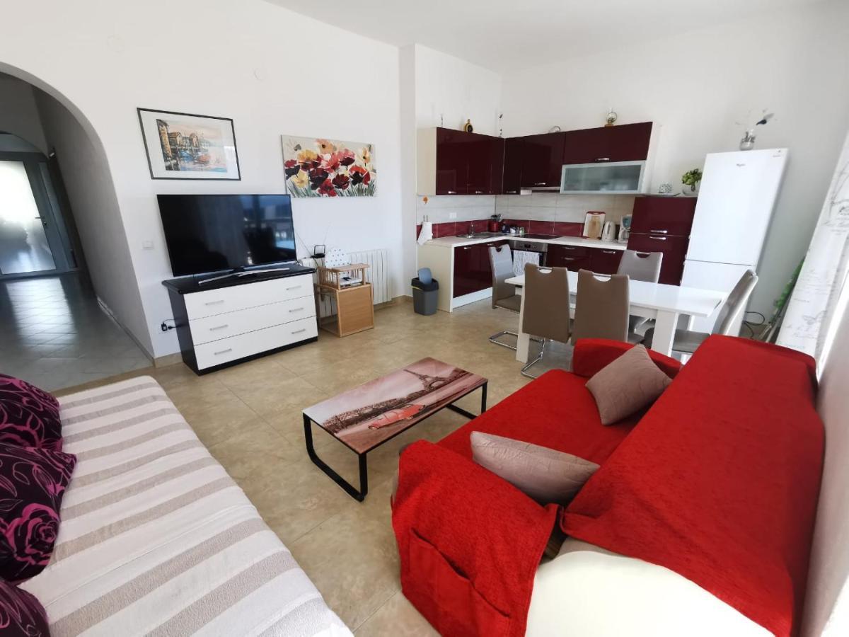 Apartment Cirko Kastela Luaran gambar