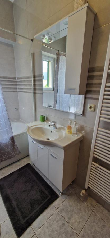 Apartment Cirko Kastela Luaran gambar