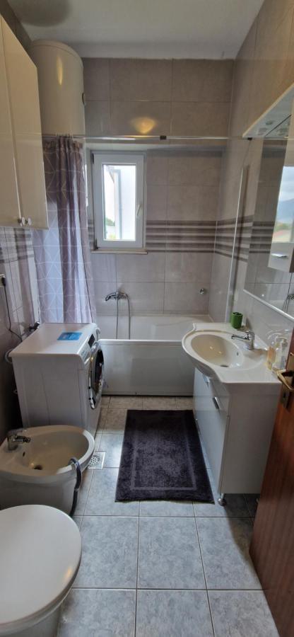 Apartment Cirko Kastela Luaran gambar
