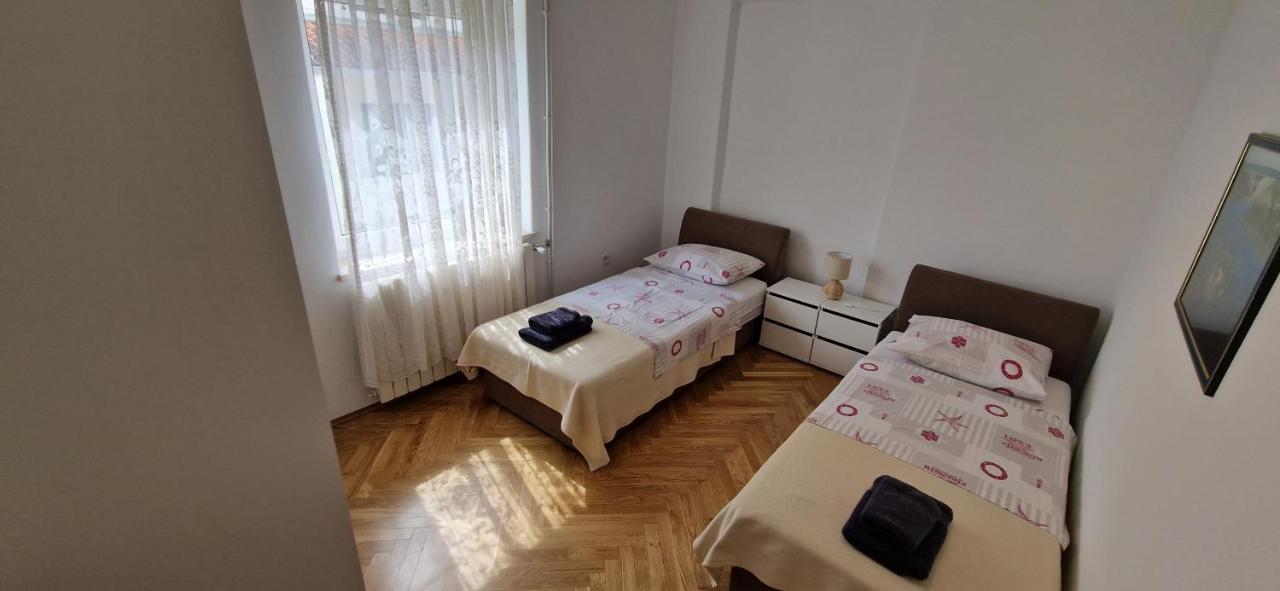 Apartment Cirko Kastela Luaran gambar
