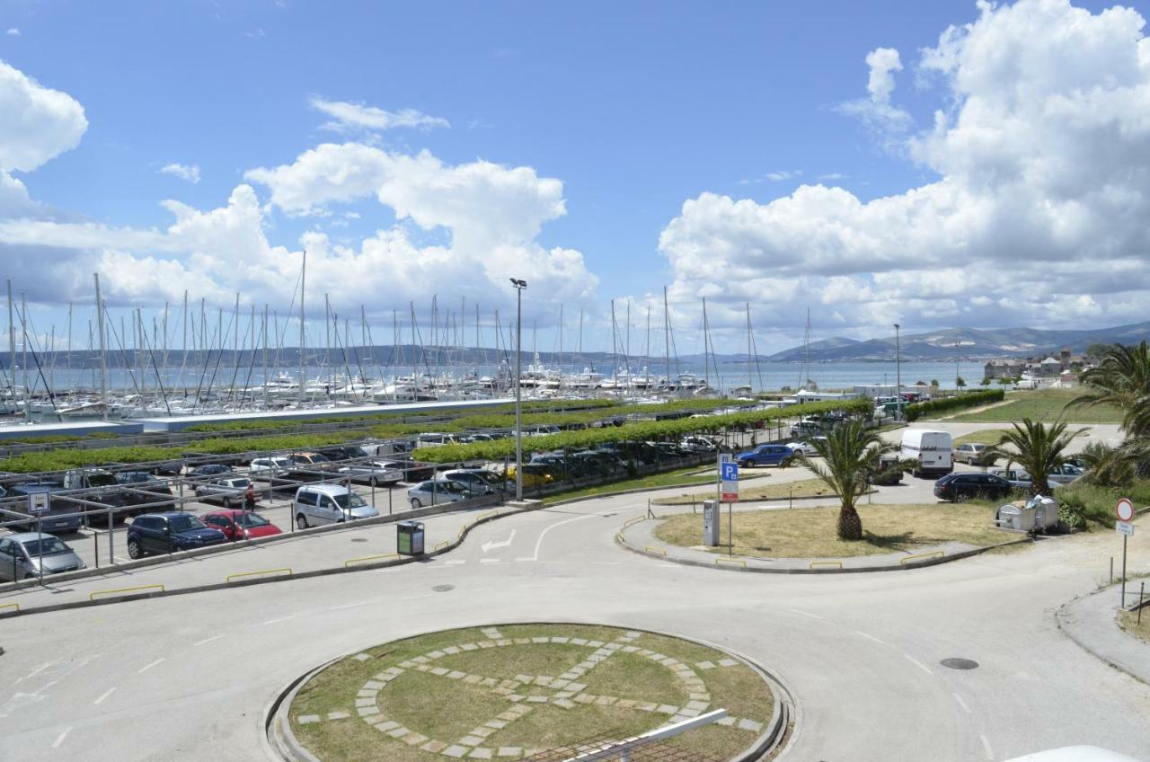 Apartment Cirko Kastela Luaran gambar