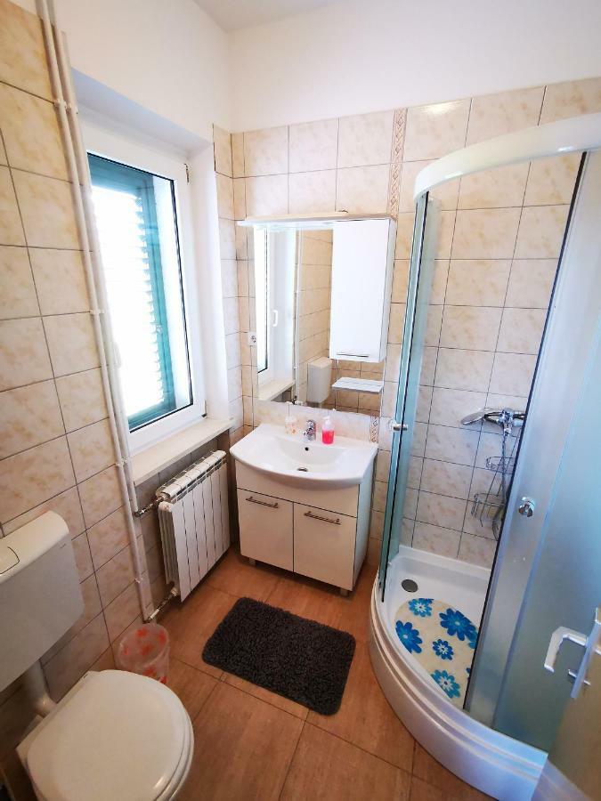 Apartment Cirko Kastela Luaran gambar