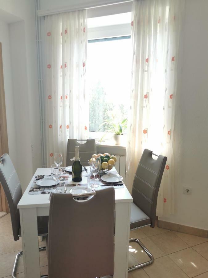 Apartment Cirko Kastela Luaran gambar