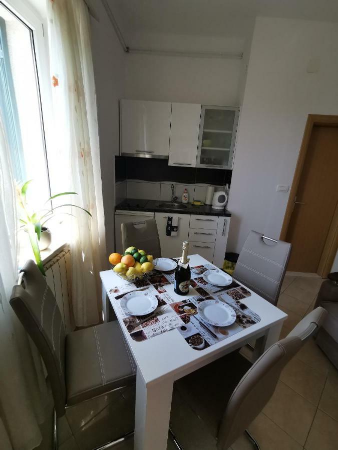 Apartment Cirko Kastela Luaran gambar