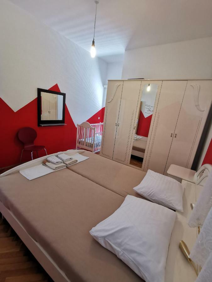 Apartment Cirko Kastela Luaran gambar